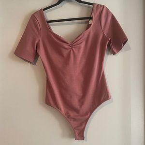 ASTR the Label M Medium bodysuit in mauve Romantic